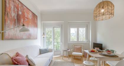 Sunny, Bright and Quiet Apartment, By TimeCooler