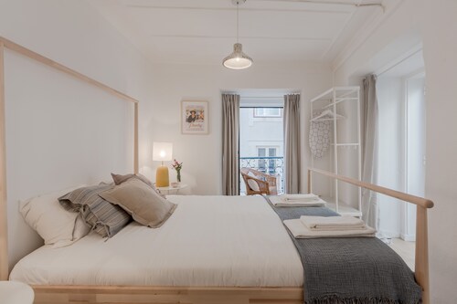 Sunny Bairro Alto / Chiado Apartment, By TimeCooler