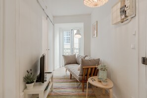 Apartment, 2 Schlafzimmer | Wohnbereich | Flachbildfernseher