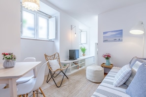 Apartment, 1 Bedroom | Living area