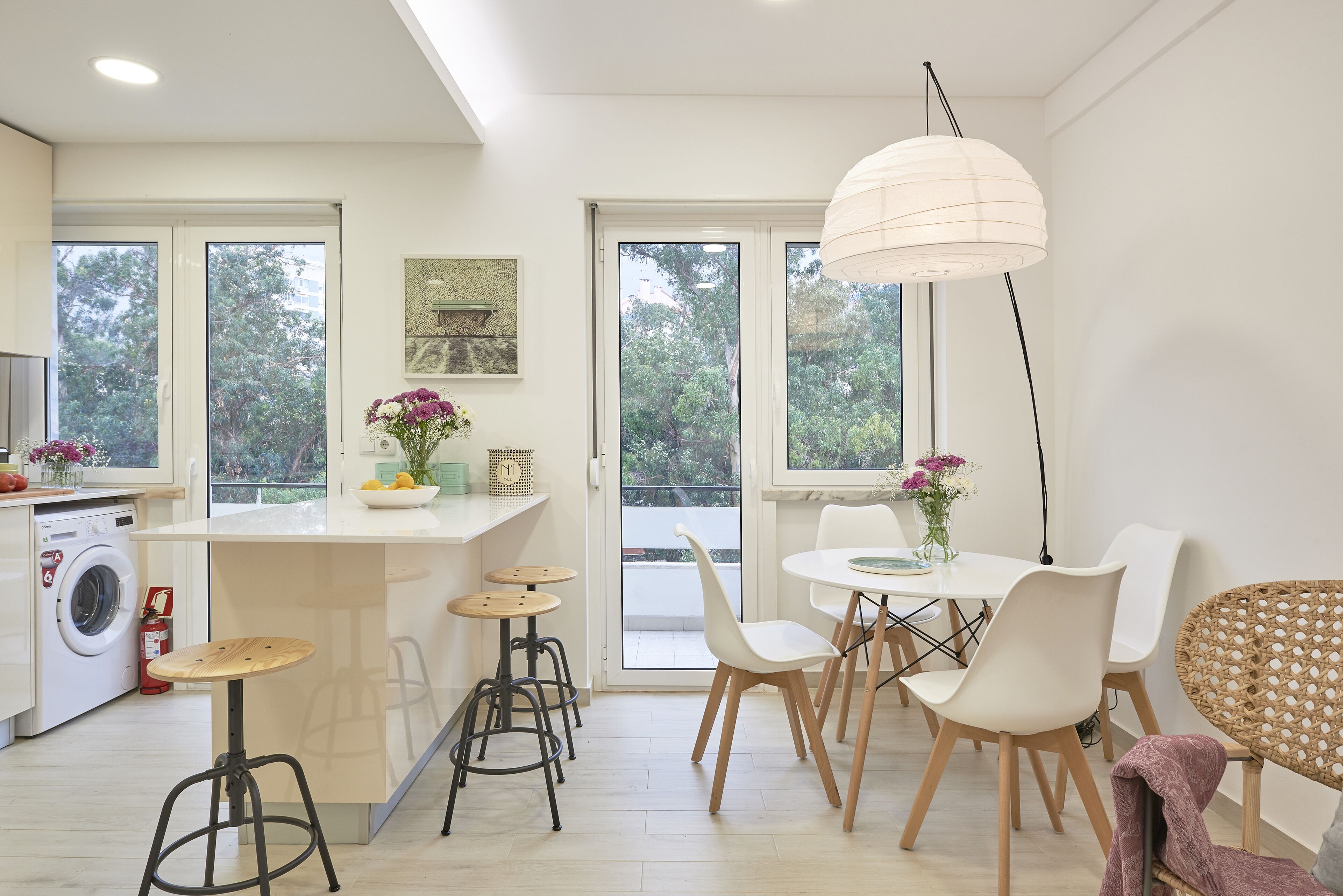 Appartamento, 2 camere da letto, balcone | Area soggiorno | TV a schermo piatto