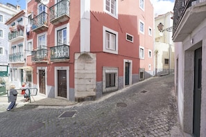 Appartement, 1 slaapkamer | Uitzicht op straat