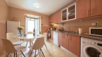Apartment, 2 Bedrooms | Private kitchen | Full-size fridge, microwave, oven, stovetop