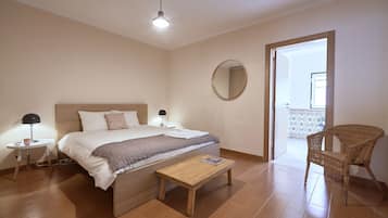 Apartment, 2 Bedrooms | 2 bedrooms, iron/ironing board, cribs/infant beds, free WiFi