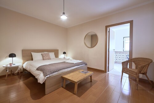 Spacious and Renovated Apartment With Amazing Patio, By TimeCooler