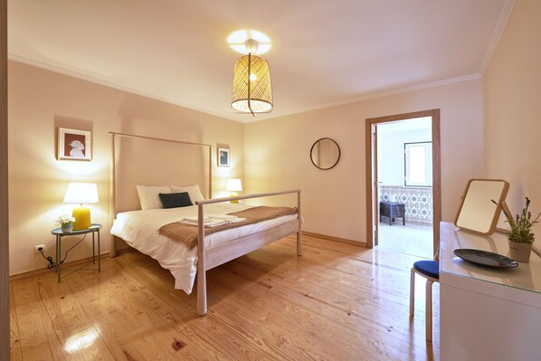 Apartment, 3 Schlafzimmer, Terrasse | 3 Schlafzimmer, Bügeleisen/Bügelbrett, Babybetten, kostenloses WLAN