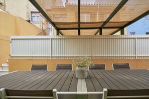 Exterior - Renovated and Spacious Duplex Apartment With Patio, By TimeCooler (Lisbon)