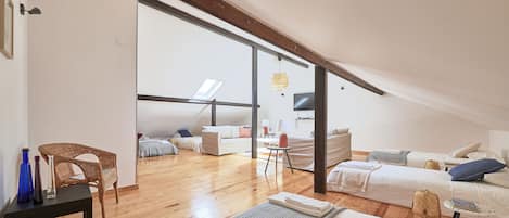 Appartement, 3 chambres, patio | Coin séjour