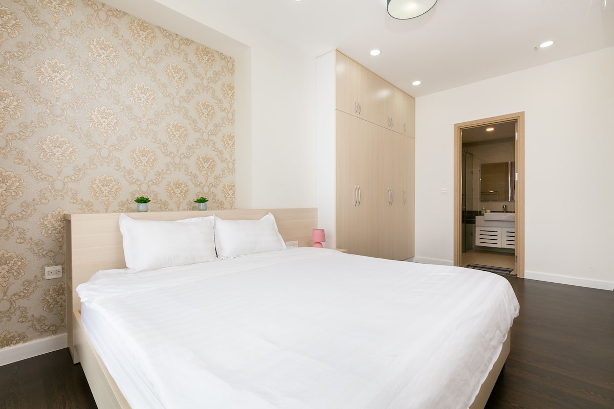 Honeymoon Studio, Mixed Dorm, City View, Poolside | 2 bedrooms, premium bedding, desk, soundproofing