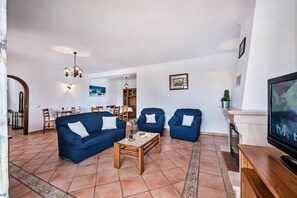 Téléviseur, foyer