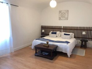 Wifi gratis y ropa de cama 