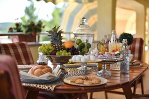 Dining - Villa next to the sea, private heated pool,ensuite bathroom (Pridraga)