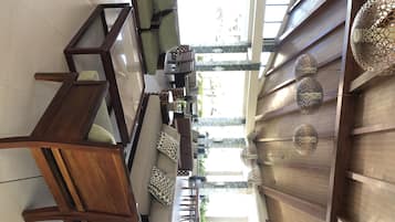 TV, Netflix, streaming services