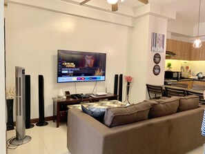 TV, Netflix, streaming services