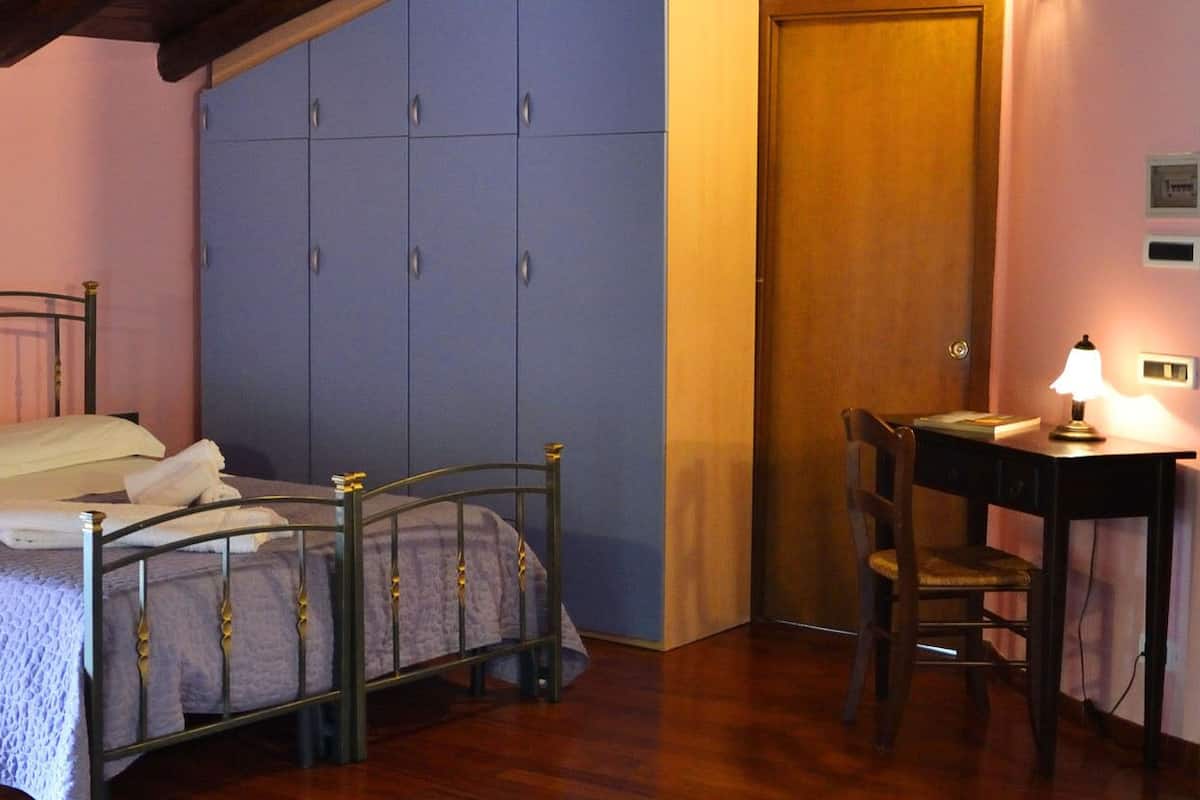 Double Room | Hypo-allergenic bedding available, down comforters, desk, soundproofing