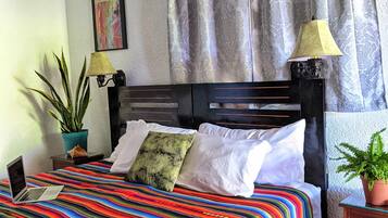 1 bedroom, free WiFi, alarm clocks