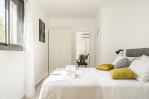 Apartment, 2 Bedrooms | 2 bedrooms, iron/ironing board, free WiFi, bed sheets - City Living 7mn Walk to Rothschild BLVD (Tel Aviv)