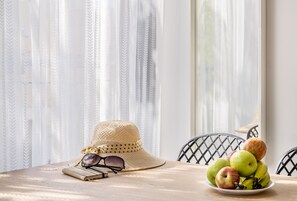 Apartment, 2 Bedrooms | In-room dining