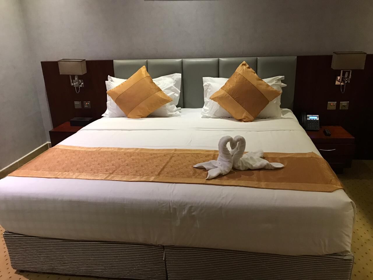 executive suite, 1 king bed | in-room safe, desk, blackout curtains, soundproofing