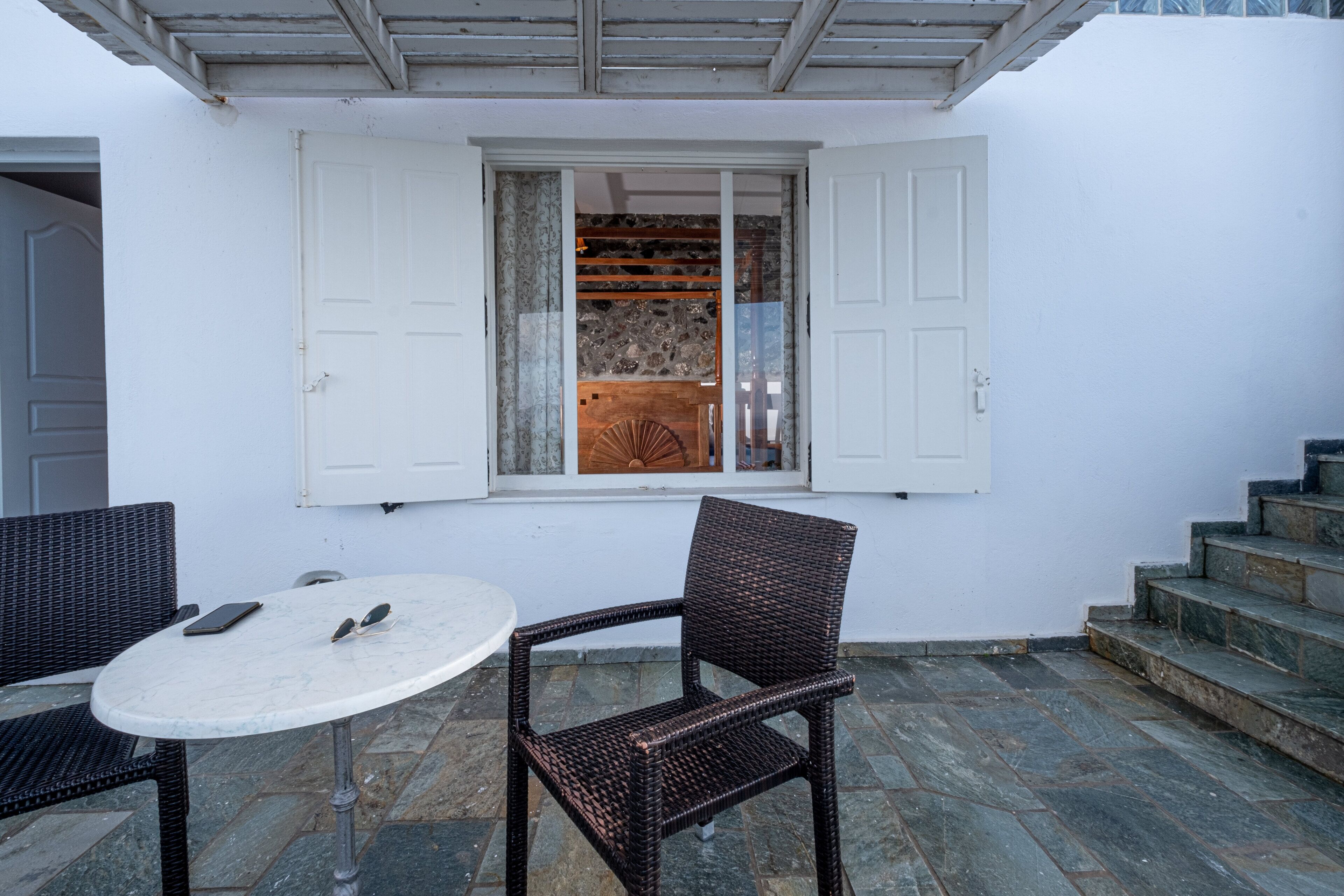 Photo - Loucas on the Cliff