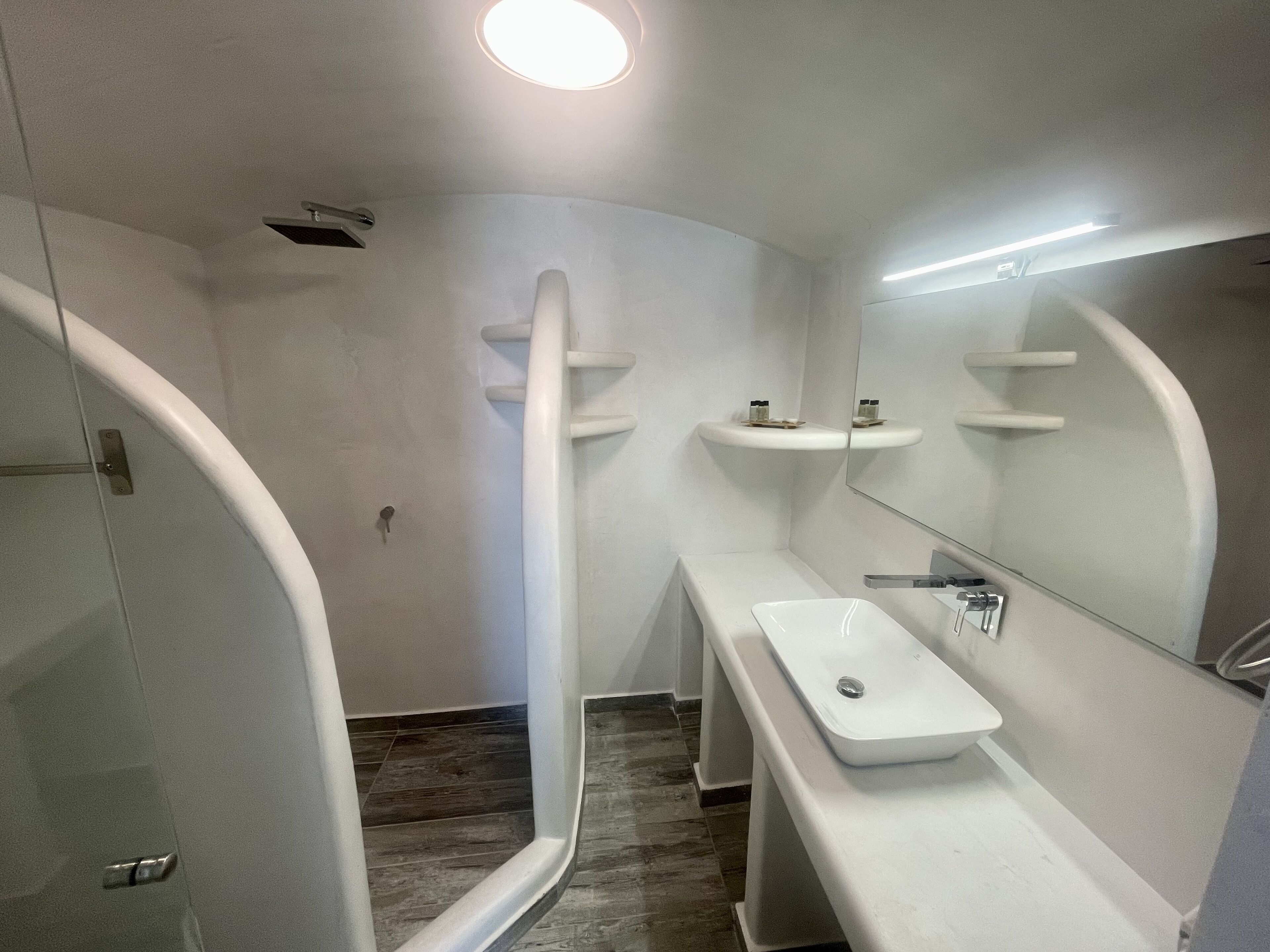 Photo - Loucas on the Cliff