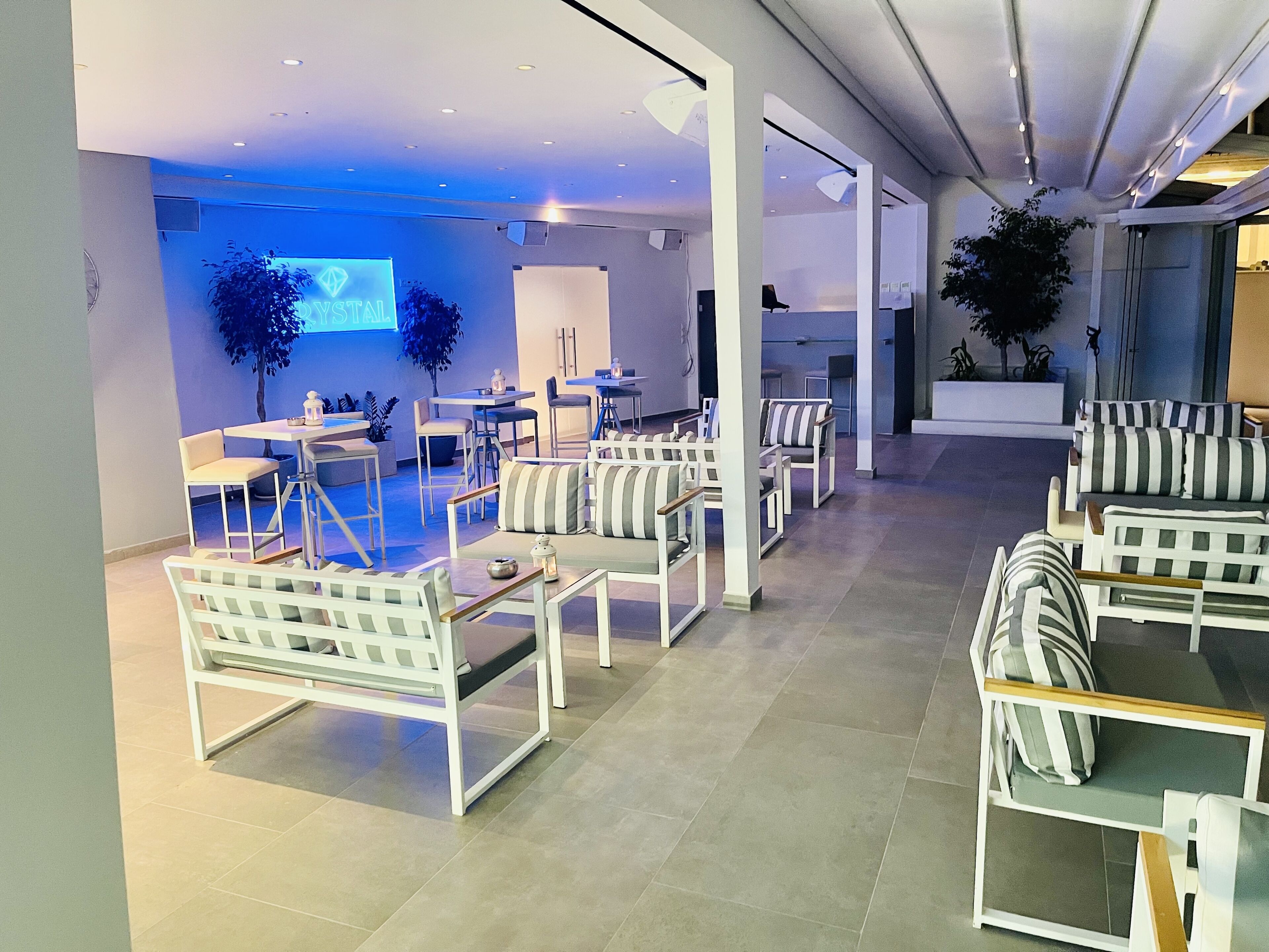 Photo - Loucas on the Cliff