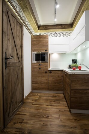 Apartamento (Imbir) | Cozinha privada | Geladeira, micro-ondas, cooktop, máquina de café expresso