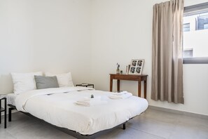 Room - New Boutique Apt With Balcony&City View (Tel Aviv)