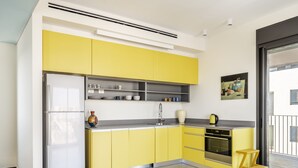 Căn hộ, 2 phòng ngủ | Bếp riêng | Tủ lạnh, lò vi sóng, lò nướng, bếp nấu 
