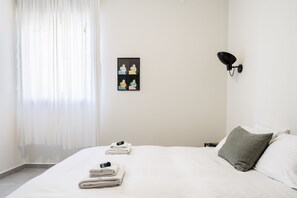 Appartement, 2 chambres | 2 chambres, bureau, fer et planche à repasser, accès au Wi-Fi (inclus)
