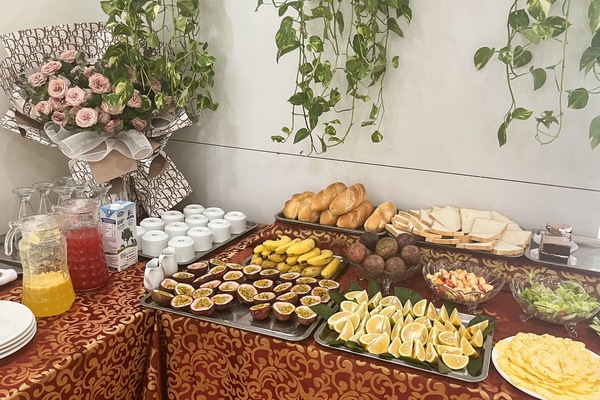Breakfast buffet