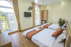 Minibar, desk, soundproofing, iron/ironing board - Cat Ba Green Hotel (Hai Phong)