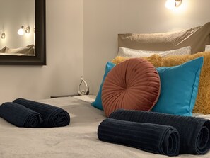 1 bedroom, WiFi, bed sheets - Rio's Central Deluxe Apartment (VII. kerület)