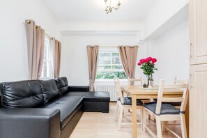 Apartment, 1 Bedroom | Living area | Flat-screen TV - Kings Road Apartments (London)