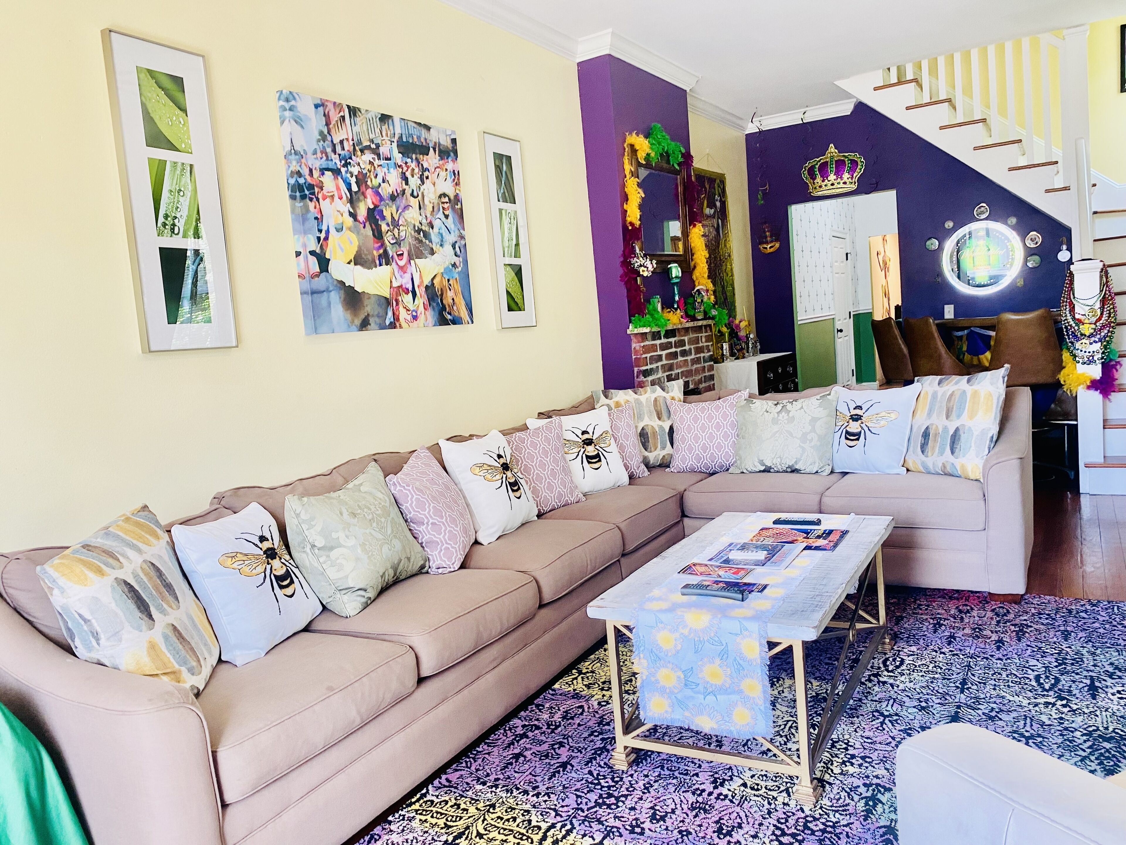 Beautiful Townhouse 4 blocks from the Trolly line.