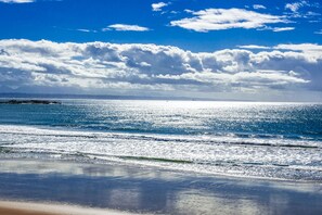 On the beach - Estoril Beachfront Condo (Mossel Bay)