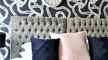 Classic Double Room | Iron/ironing board, free WiFi, bed sheets