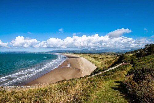Neu 2019 - Romantisches Ferienhaus mit Blick auf die Landschaft, in der Nähe des Strandes und der Berge