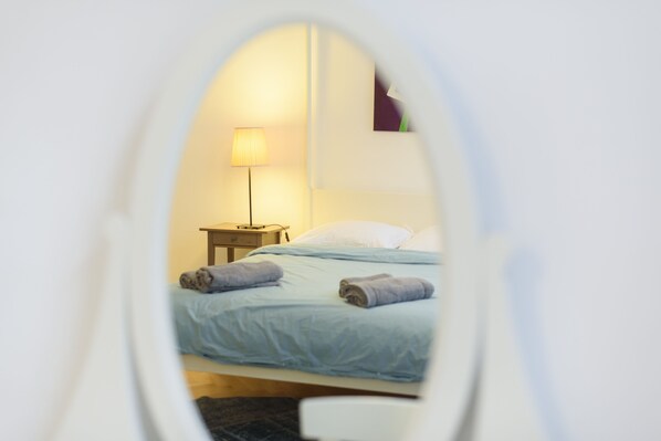 3 slaapkamers, een strijkplank/strijkijzer, reisbedje, gratis wifi