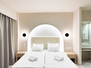 1 bedroom, in-room safe, blackout drapes, free cribs/infant beds - Acropolis Apartments (Hersonissos)