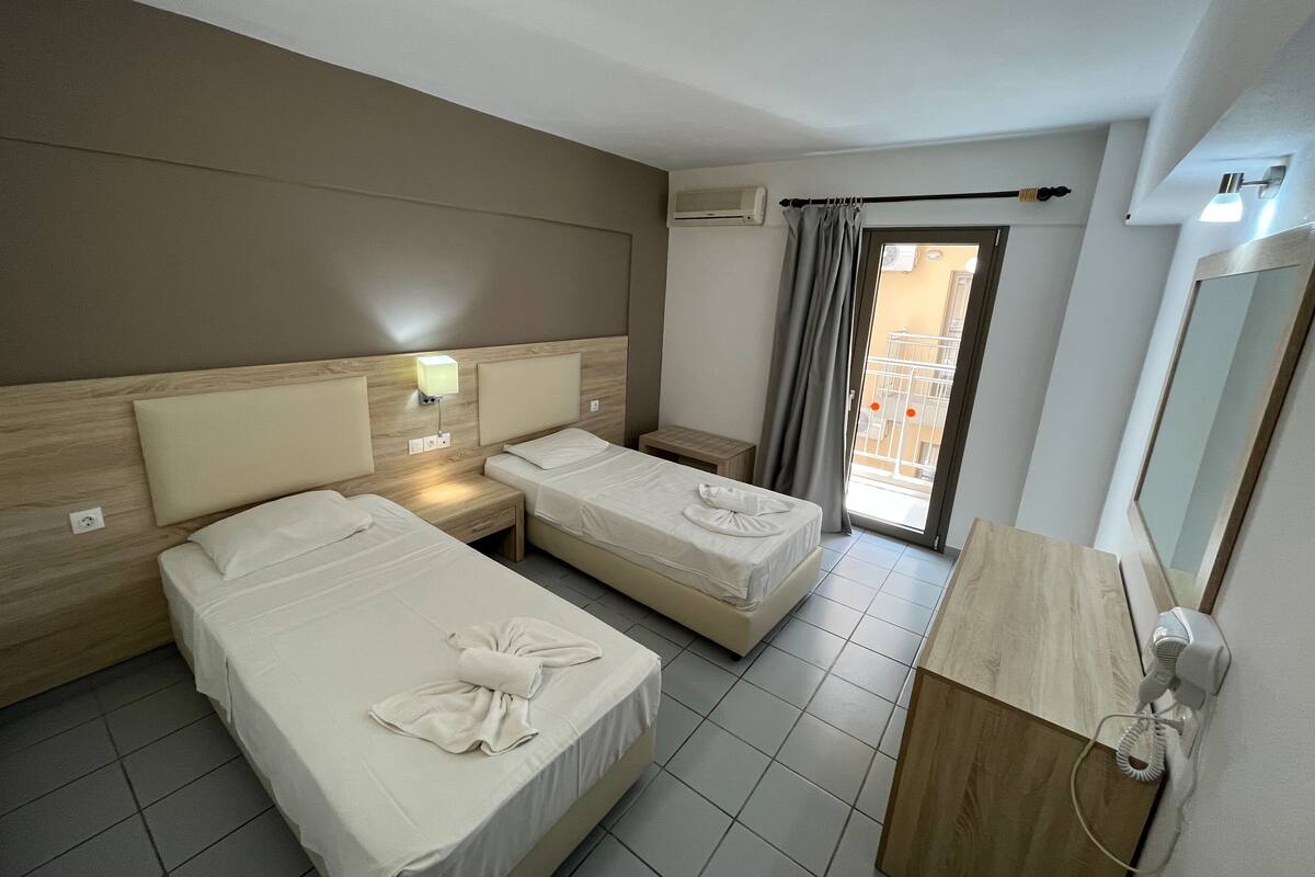Apartment | 1 bedroom, in-room safe, blackout drapes, cribs (free)