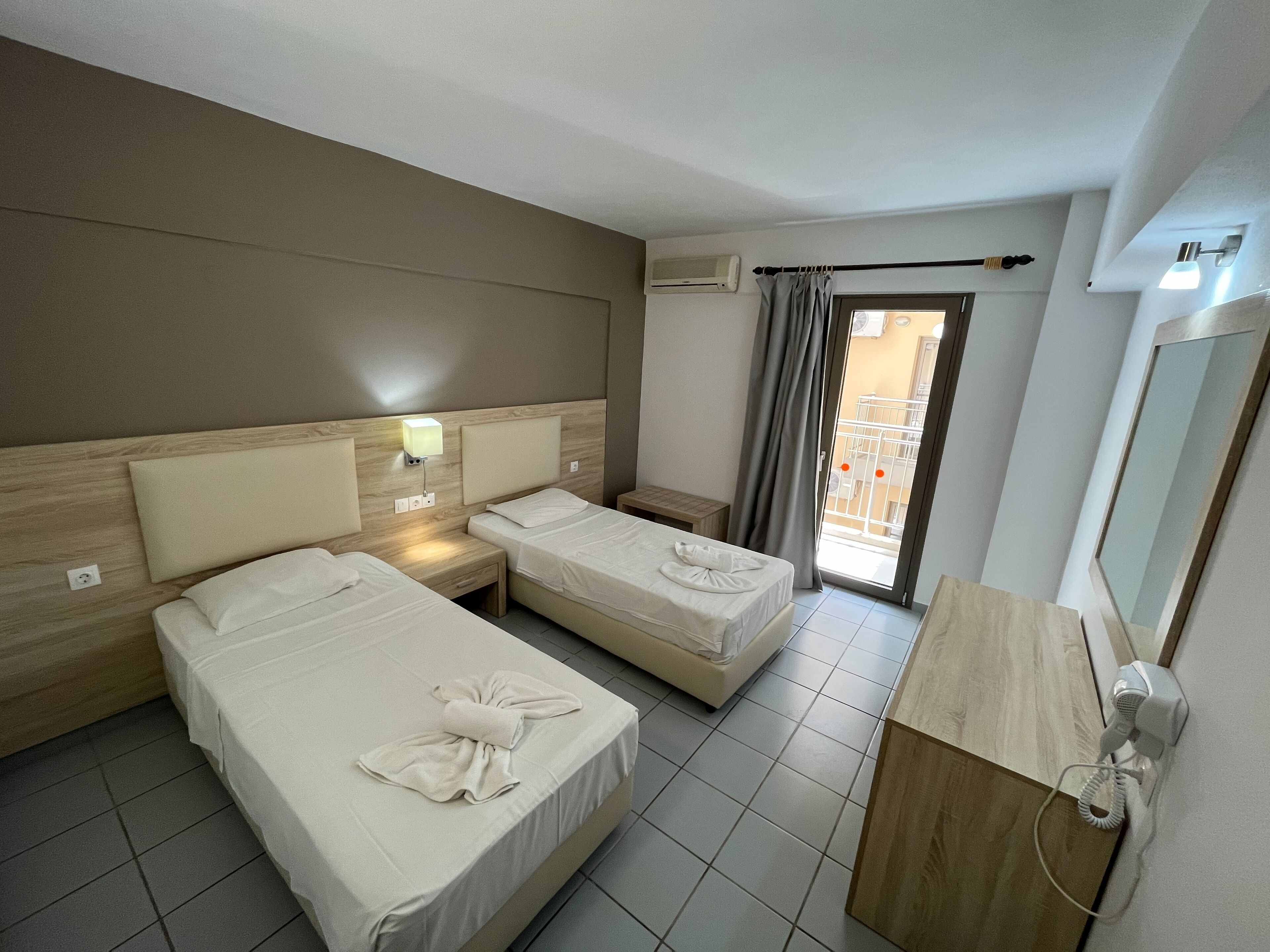 1 Schlafzimmer, Zimmersafe, Verdunkelungsvorhänge, kostenlose Babybetten