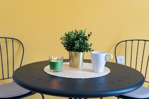 Apartamento design | Opções para refeição no quarto