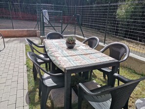 Outdoor dining - Cinque Terre relaxing at home Geneva  (La spezia)