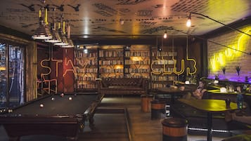 Lobby lounge