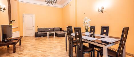 2 habitaciones, escritorio y sistema de insonorización