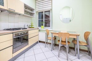 Classic Apartment | Private kitchen | Fridge, oven, stovetop, electric kettle - WINWINSTAY Art Nouveau Apartment (Riga)
