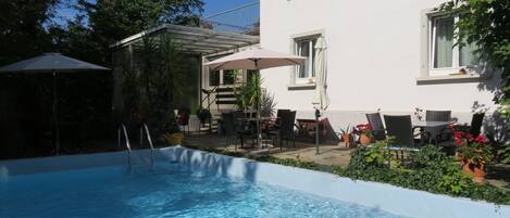 Outdoor pool, pool loungers