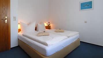 Standard-Doppelzimmer, eigenes Bad, Poolblick (Erdgeschoss)