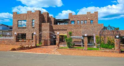 Kasteel Aan Zee Lady